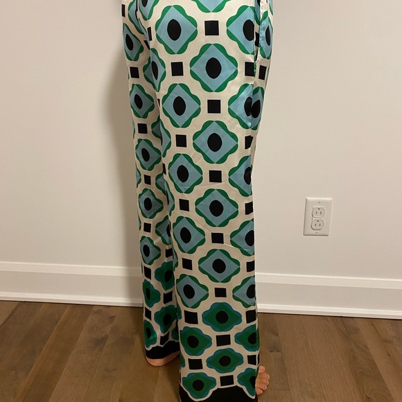 Patterned silk like pants - Picture 3 of 4